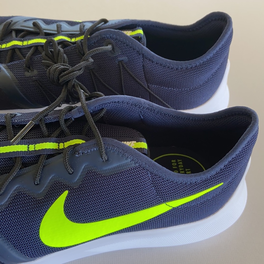 Nike sneakers - Picture 3 of 8